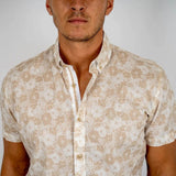 Chemise homme beige imprimé fleuri Blacks Legend (zoom poitrine)