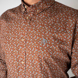 Chemise homme acajou à motif fleuri BACK to LEGEND (zoom poitrine et col)
