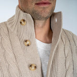 Gilet boutonné et torsadé beige BACK to LEGEND (zoom sur le col montant)