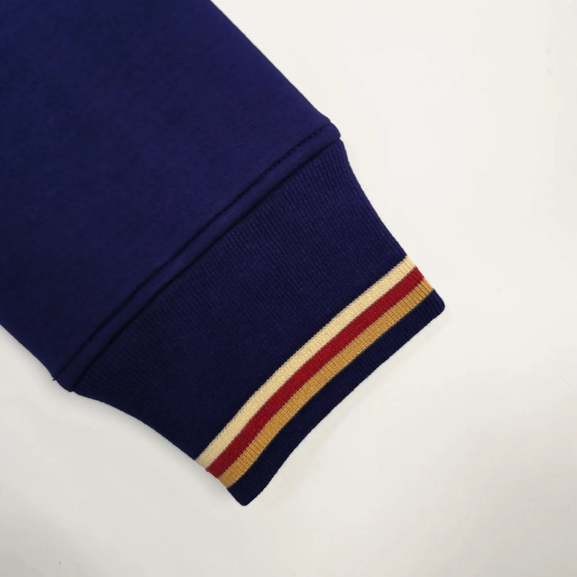 Blouson Barbarians en néoprène bleu marine pour hommes BACK TO LEGEND (zoom bord de manche rayée)