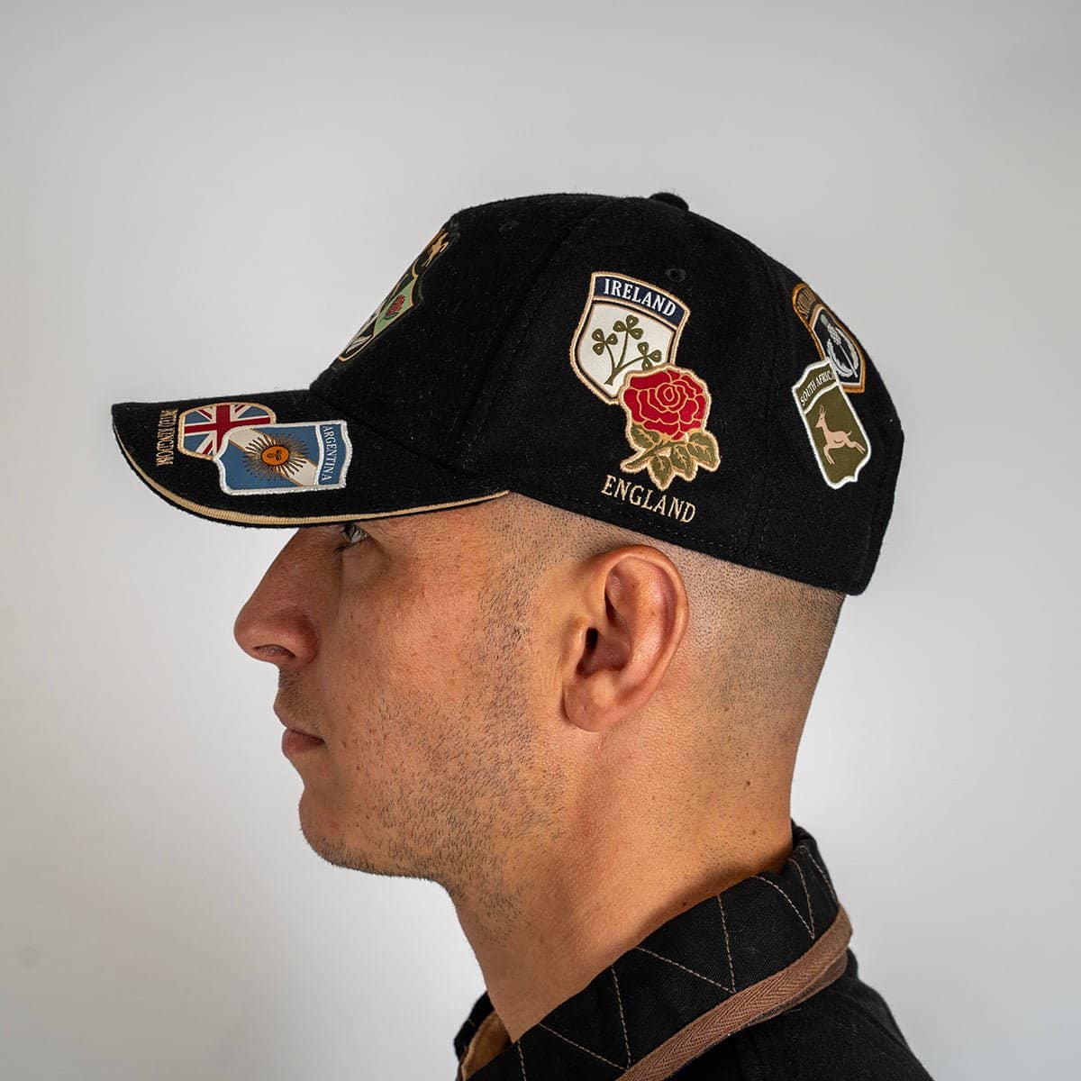 Casquette noire BARBARIANS multi-nations (vue de profil gauche)