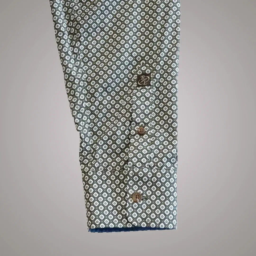 Chemise homme à manches longues marron en popline fantaisie (détails finitions des manches et poignets)