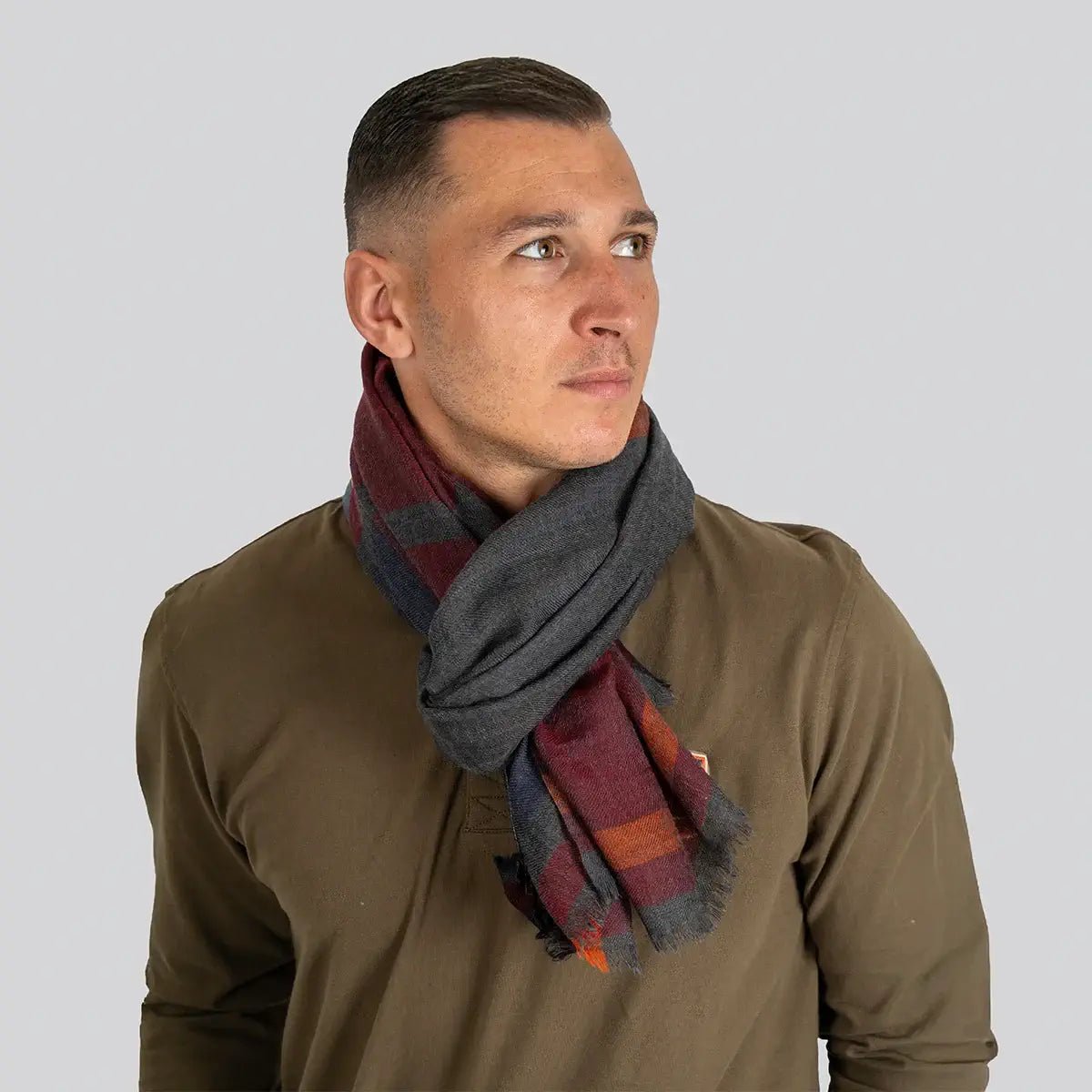 Écharpe pour homme en laine rayée acajou et gris - BACK to LEGEND