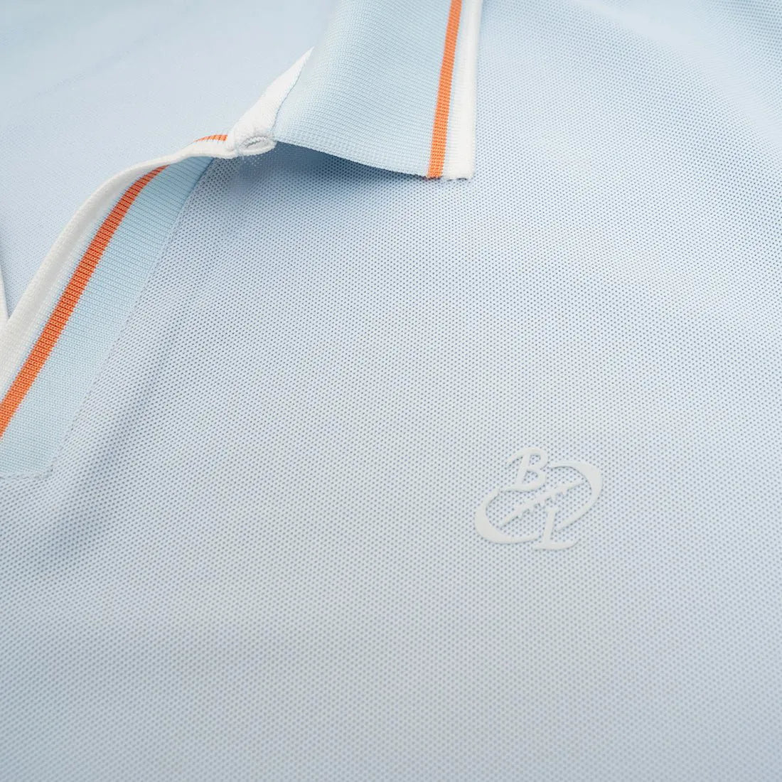Polo anti UV bleu ciel (zoom sur le col)
