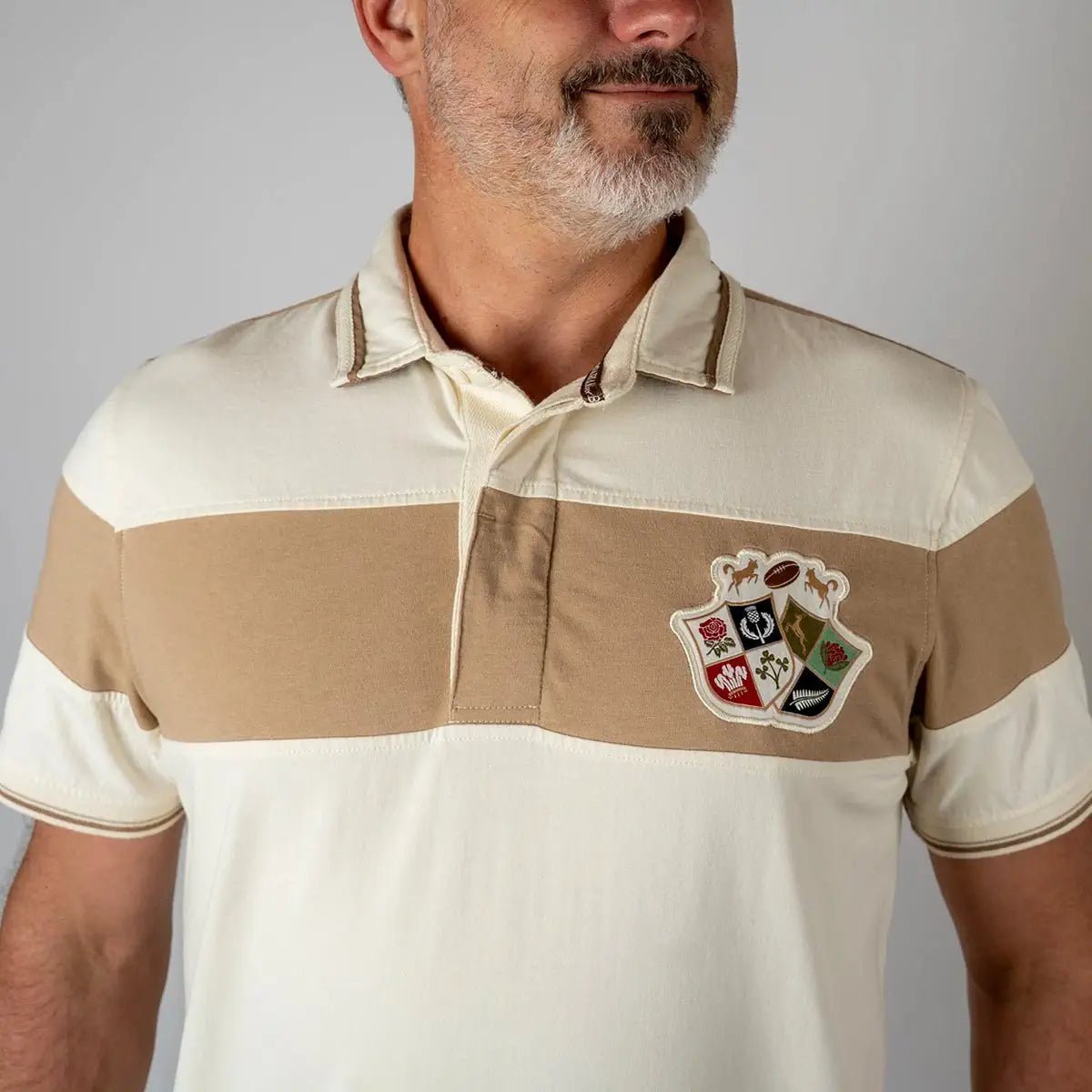 Polo Barbarians bicolore écru/beige (zoom poitrine)