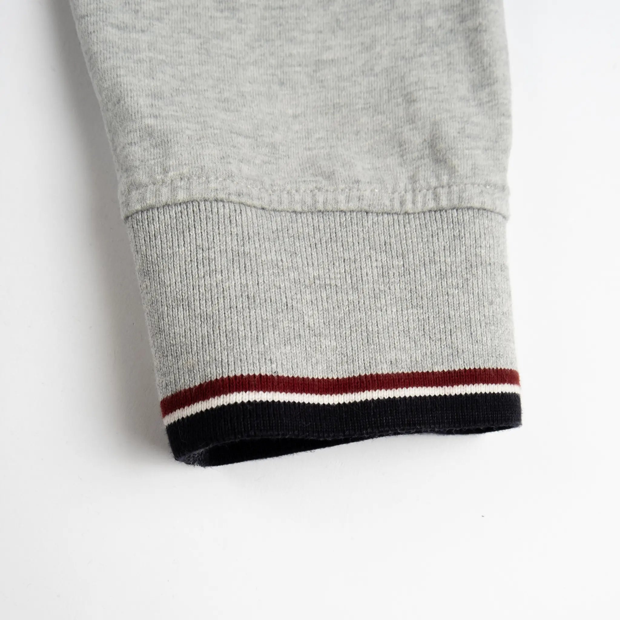 Polo gris chiné toucher peau de pêche pour homme BACK TO LEGEND (zoom bord de manche)