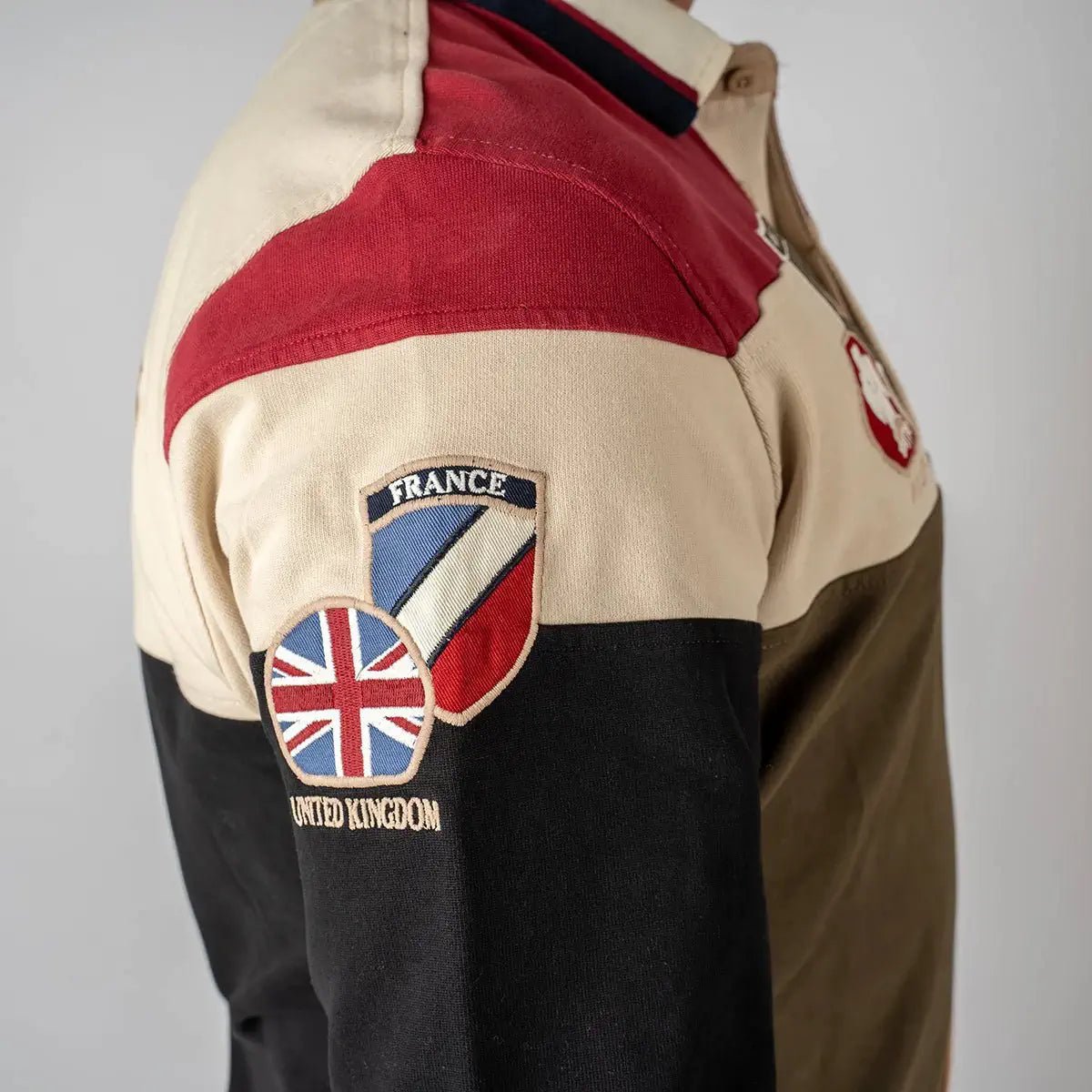 Polo patchwork multicolore Barbarians multi nations (vue de profil droit)