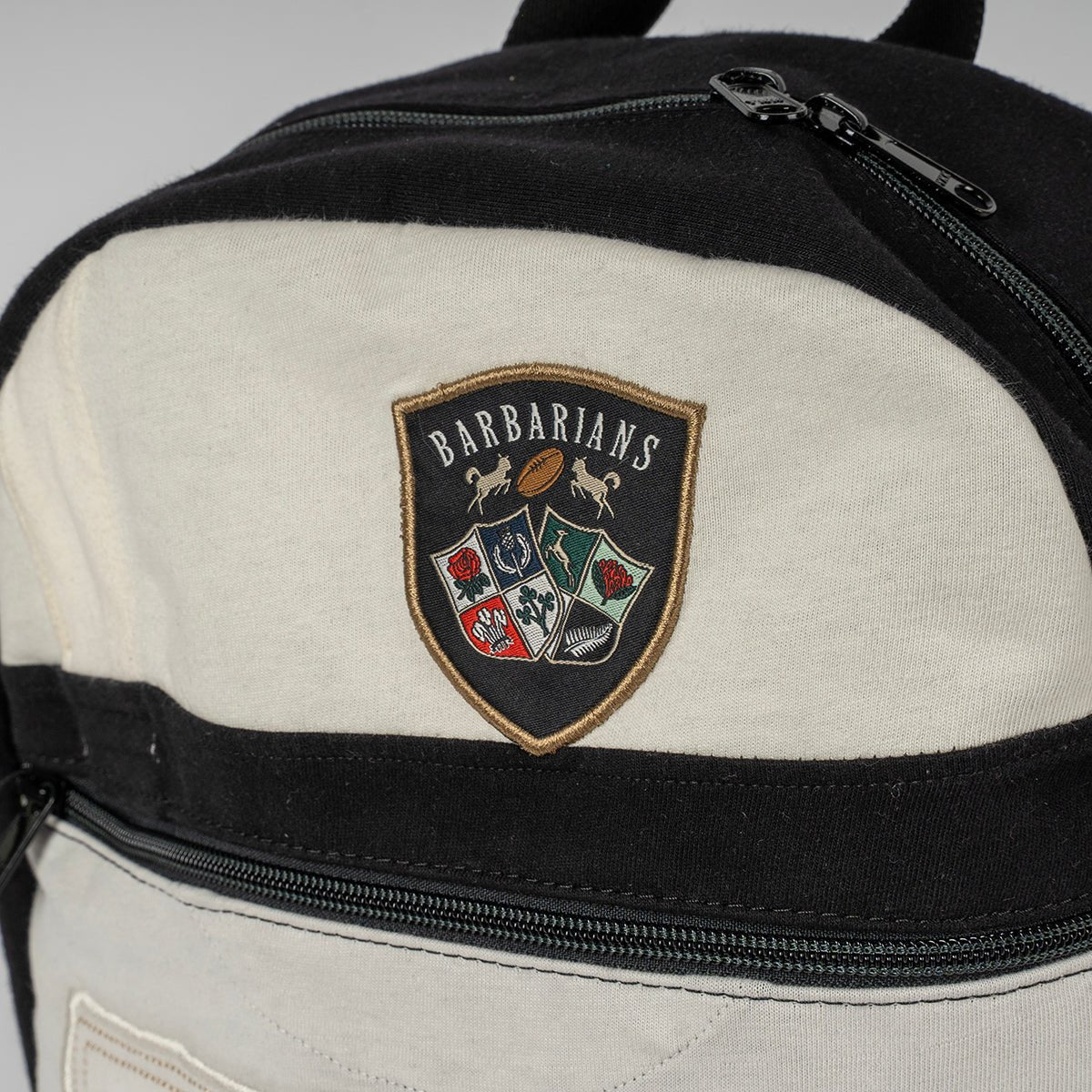 Sac à dos upcyclé Barbarians n°15