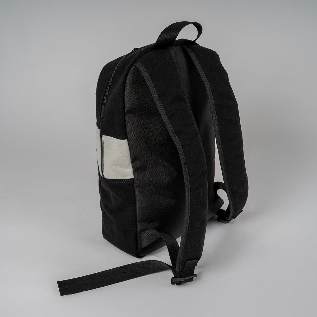 Sac à dos upcyclé Barbarians n°15