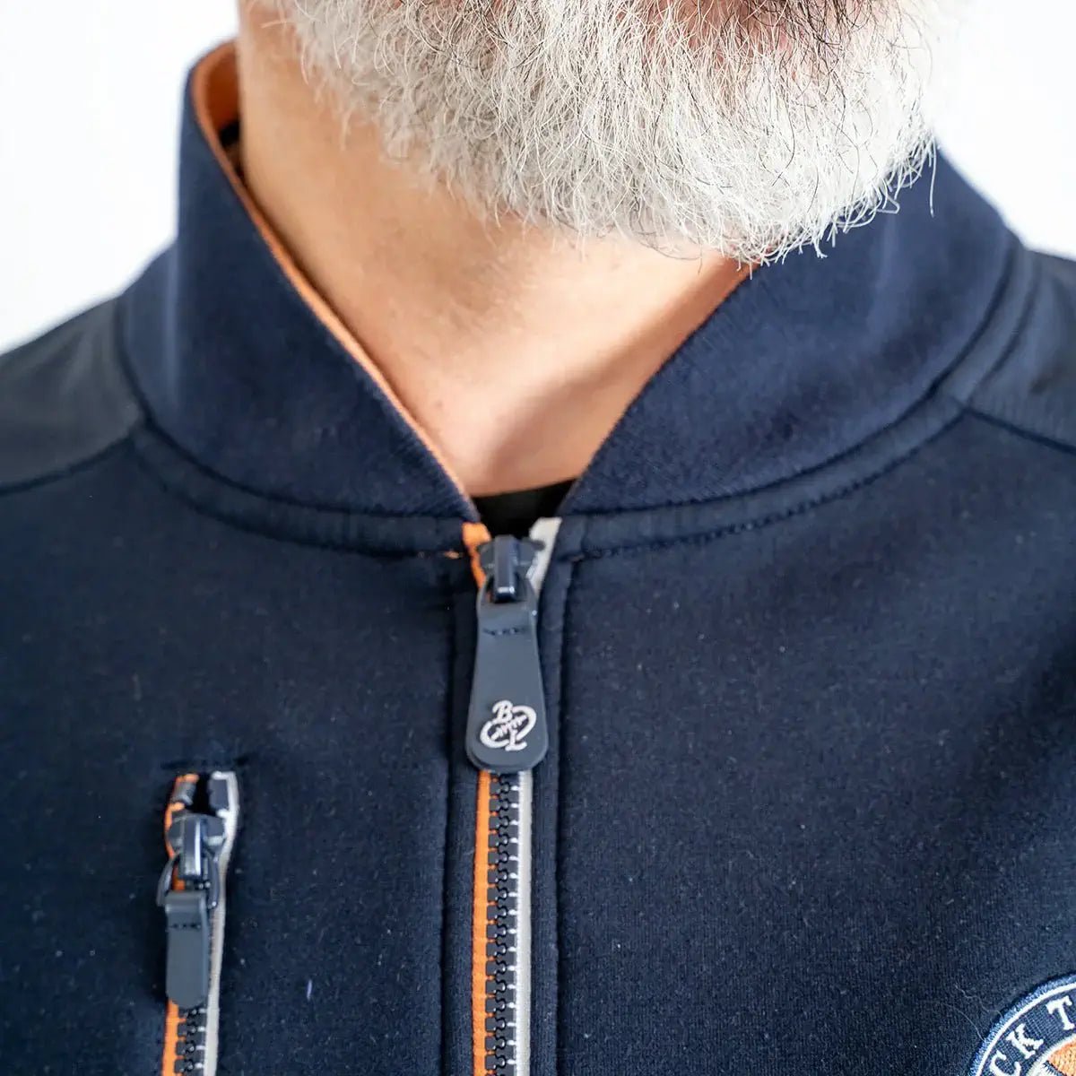 Sweat zippé bleu marine en néoprène BACK to LEGEND (zoom col)