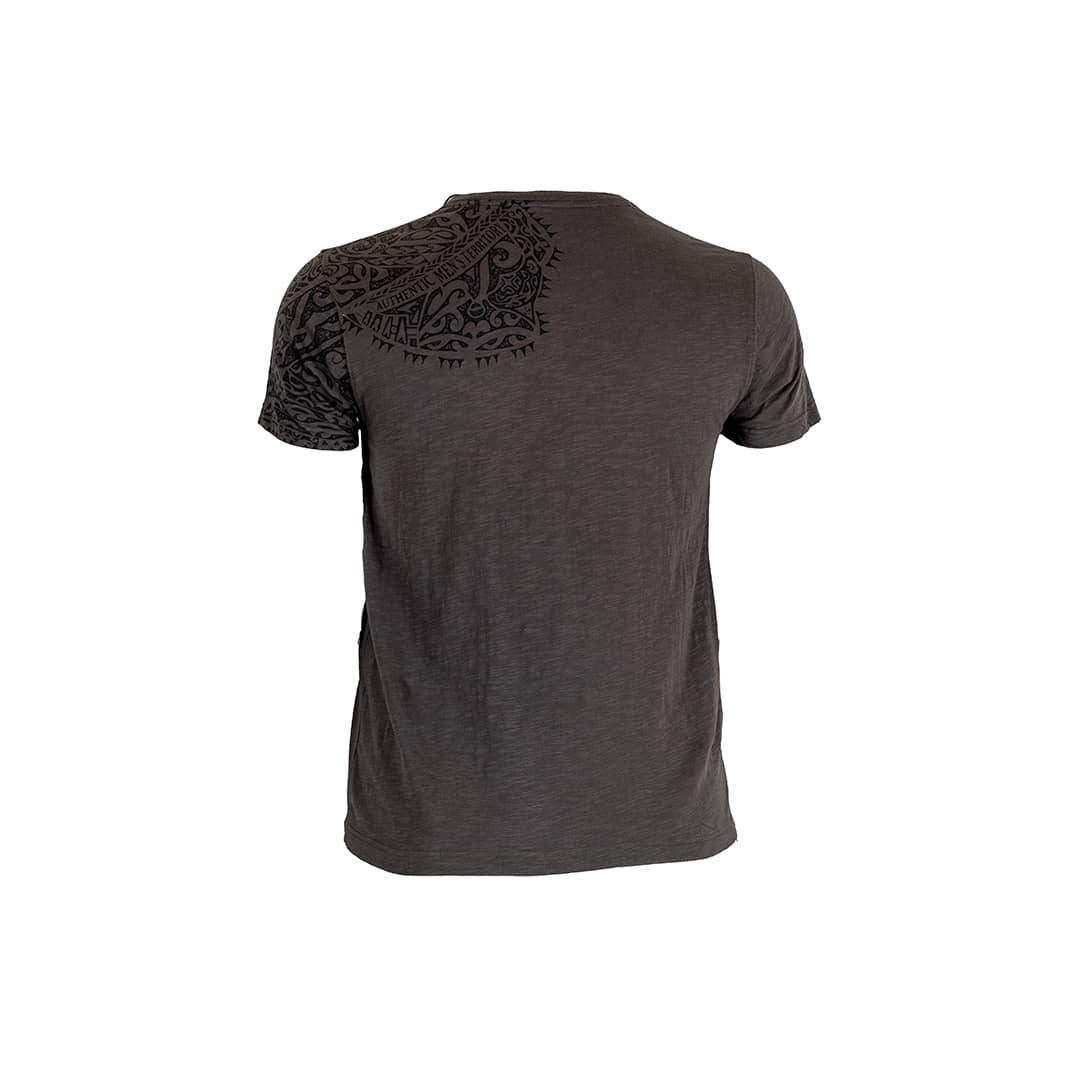 T-shirt kaki col V imprimé maori (vue de dos)